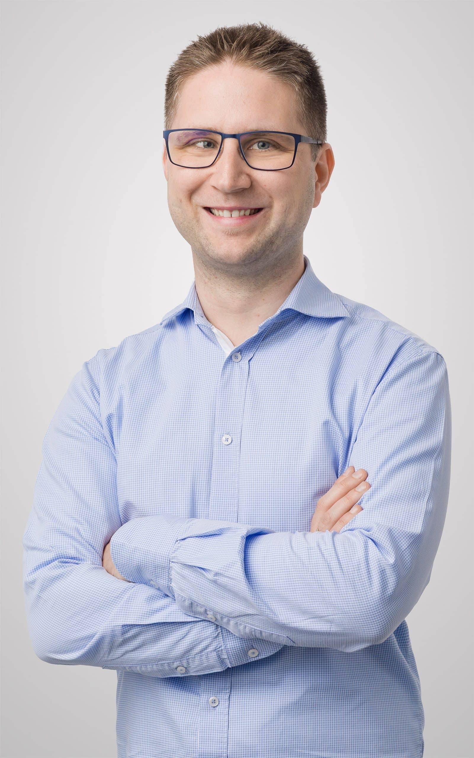 Matthias_Klemm_grauer_Hintergrund